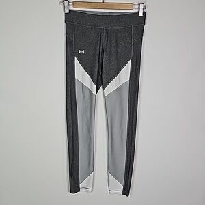 Under Armour small gray and white heatgear compression athletic leggings